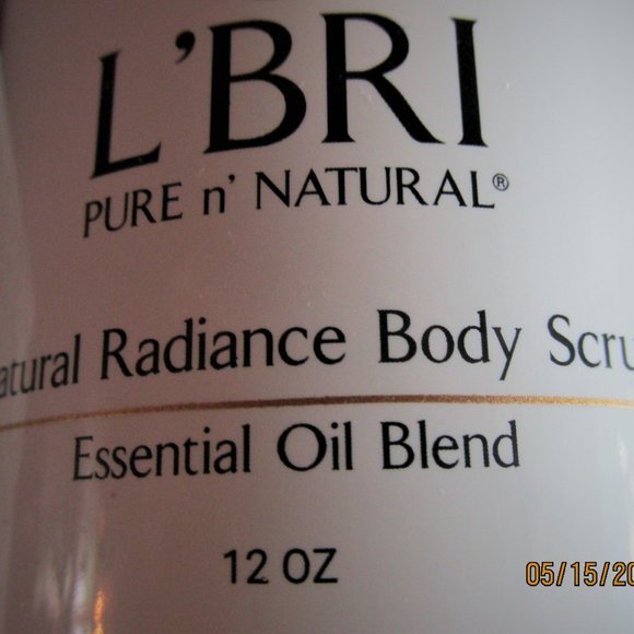 L'BRI Pure & Natural Radiance BODY SCRUB 12 oz  Essential Oil Blend - Picture 3 of 6